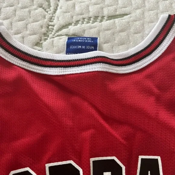Vintage 1990s Micheal Jordan jersey. Youth size XL 18-20. Excellent condition